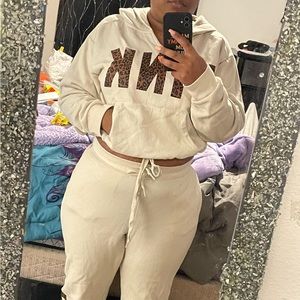 VS PINK CROPPED TOP && JOGGER SWEATSUIT